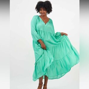 Naudic Australia long sleeve green maxi dress size small